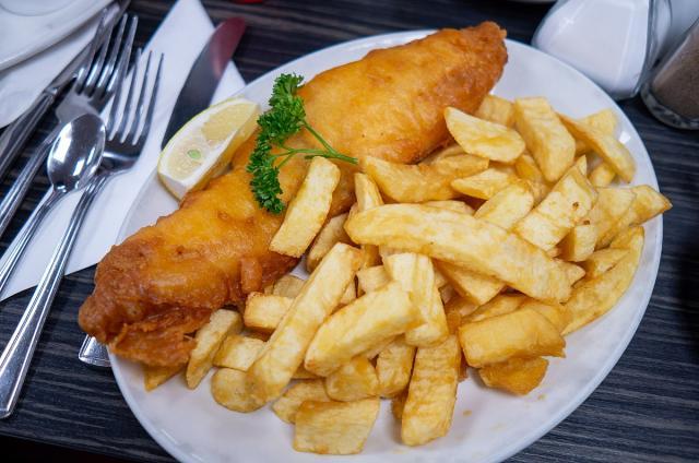 Fish_and_chips_blackpool.jpg